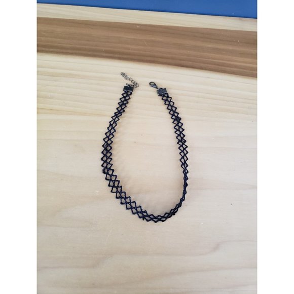 Tattoo‎ Choker - Picture 1 of 3